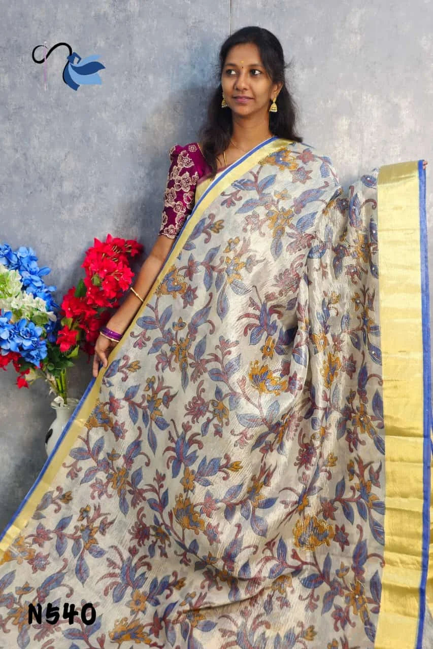 Blooming in beauty with this crush tissue silk saree