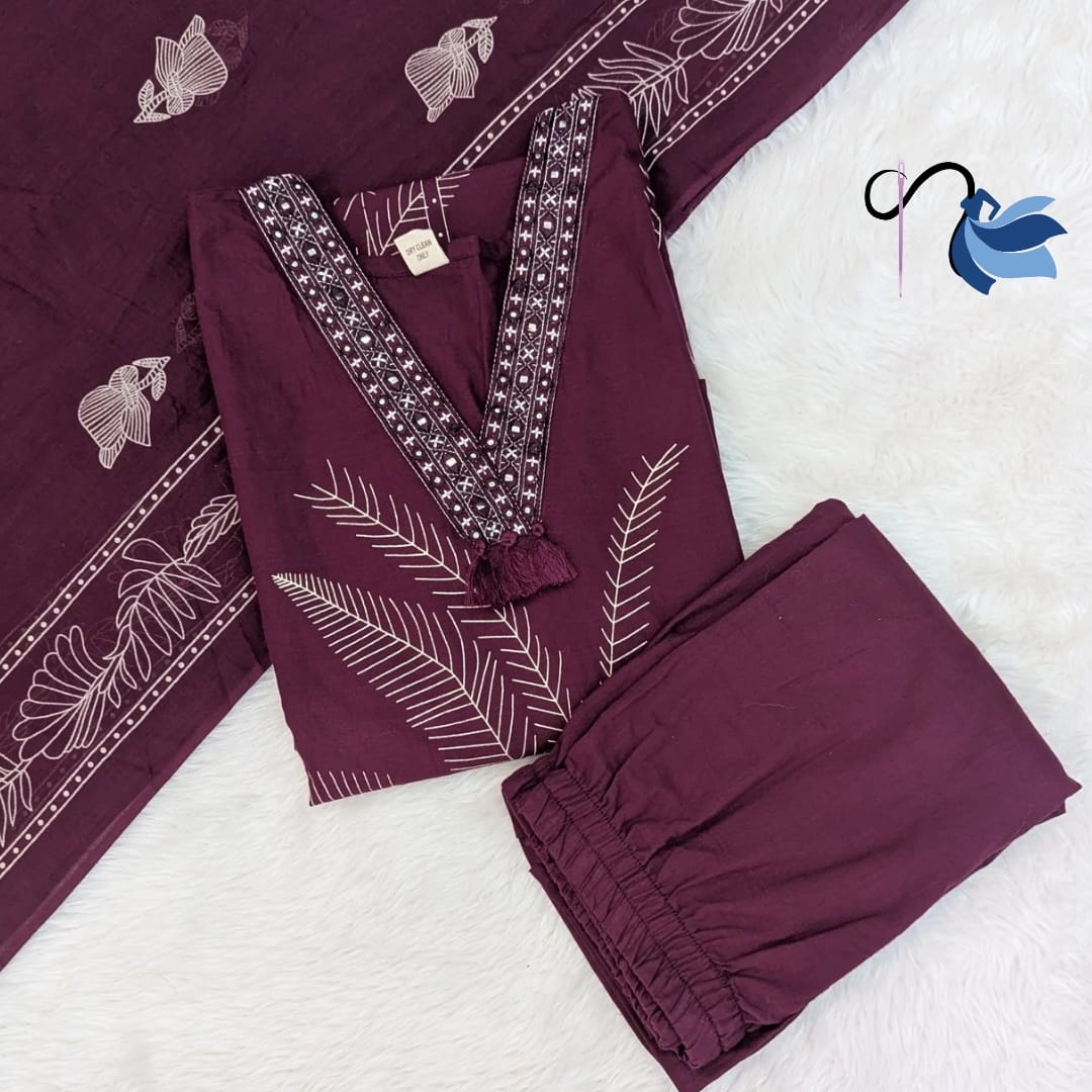 Elevate your style with this elegant 3-piece Kurti set